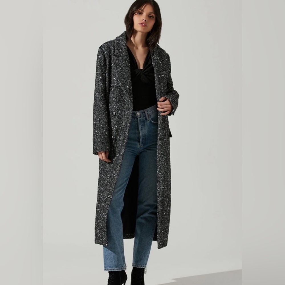 ASTR THE LABEL MORANA OVERSIZED BOUCLE COAT